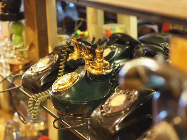 レトロスペース坂会館の黒電話