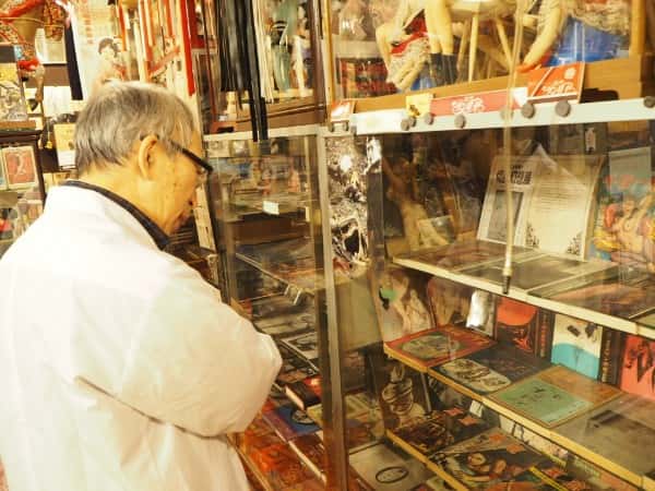 レトロスペース坂会館の坂館長