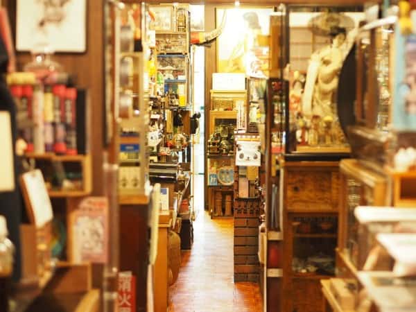 レトロスペース坂会館の入り口