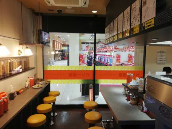 ベガスベガス併設のカレー道楽 札幌店の店内