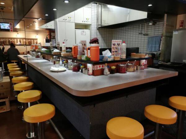ベガスベガス併設のカレー道楽 札幌店の店内