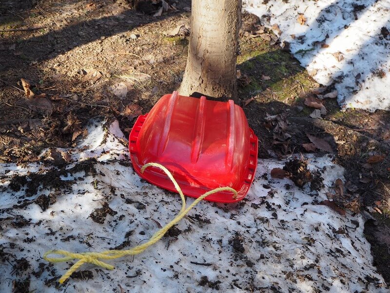 北海道の雪解けとともにでてくる落とし物「そり」